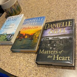 3 Danielle Steel Hardcover Books Wedding Planner Palazzo Matters of the Heart